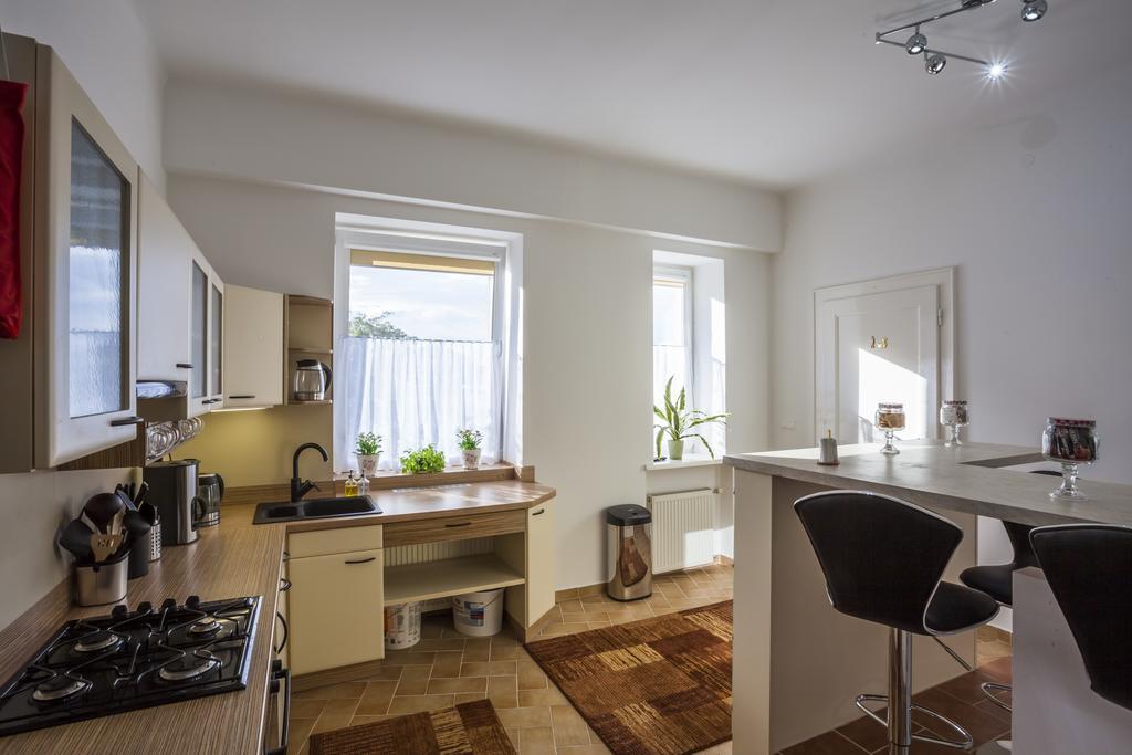 Luxury Air-Conditioned Rooms In Old Town Братислава Экстерьер фото