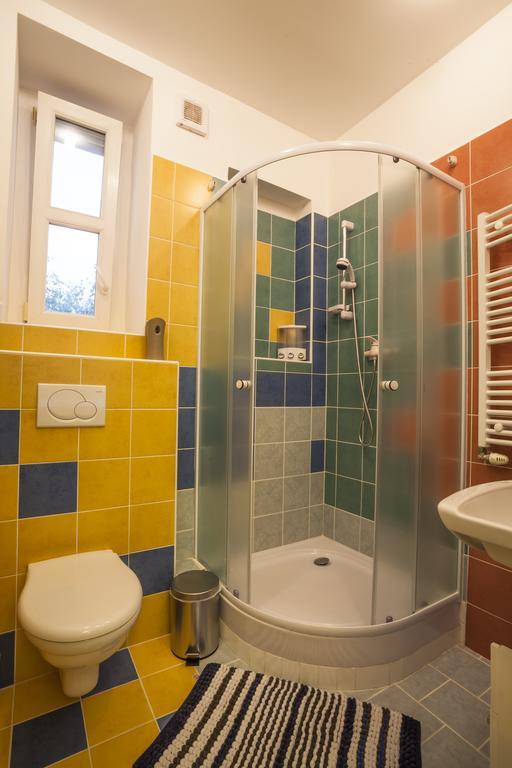 Luxury Air-Conditioned Rooms In Old Town Братислава Экстерьер фото